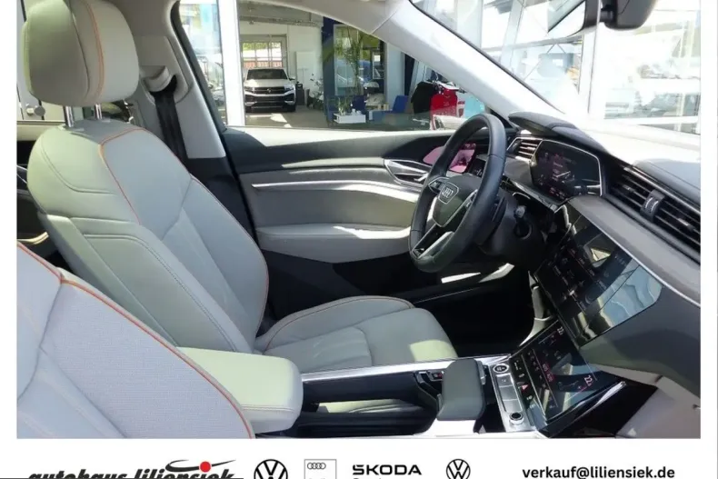 Audi e-tron din 2022 cu 67.840 km - oferta AUD261337 - foto 2