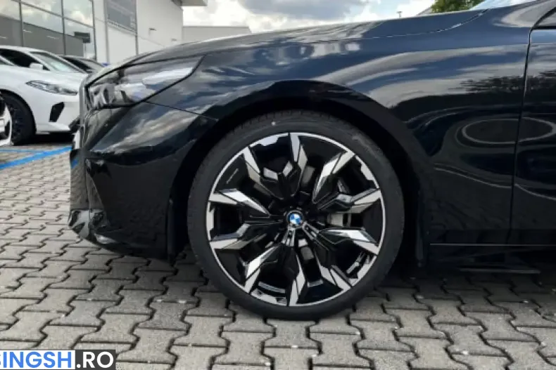 BMW 540 (Seria 5) din 2025 cu 11.907 km - oferta BMW261346 - foto 12