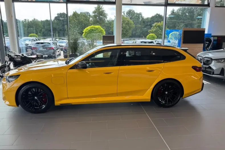 BMW M5 (Seria 5) din 2025 cu 5.400 km - oferta BMW261348 - foto 3
