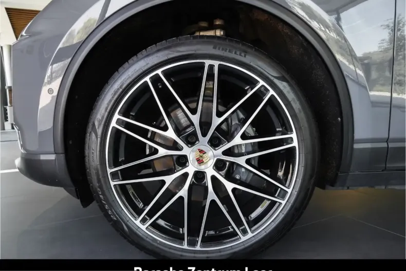Porsche Macan din 2024 cu 25.400 km - oferta POR261353 - foto 9