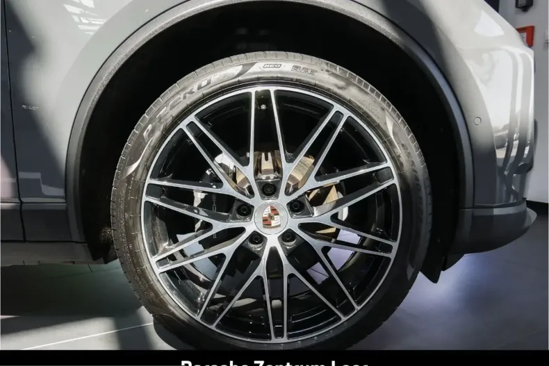 Porsche Macan din 2024 cu 25.400 km - oferta POR261353 - foto 12