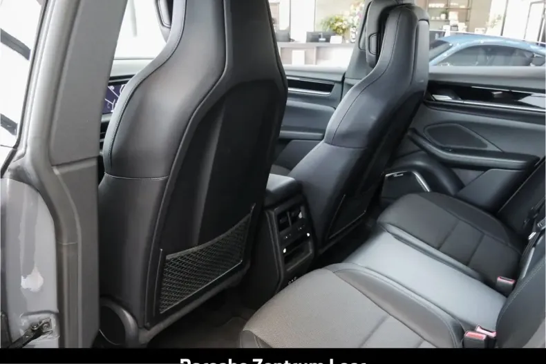 Porsche Macan din 2024 cu 25.400 km - oferta POR261353 - foto 18