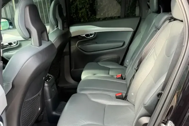 Volvo XC90 din 2021 cu 89.720 km - oferta VOL261356 - foto 17