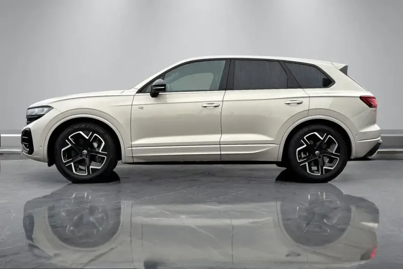 Volkswagen Touareg din 2024 cu 22.585 km - oferta VOL261394 - foto 5