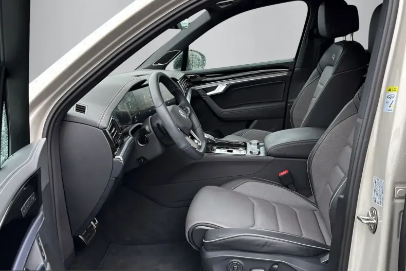 Volkswagen Touareg din 2024 cu 22.585 km - oferta VOL261394 - foto 6