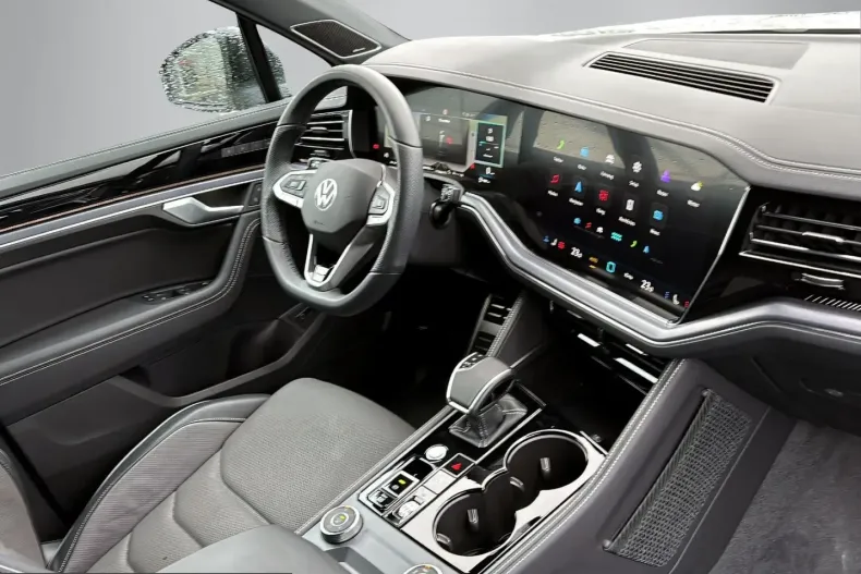 Volkswagen Touareg din 2024 cu 22.585 km - oferta VOL261394 - foto 16