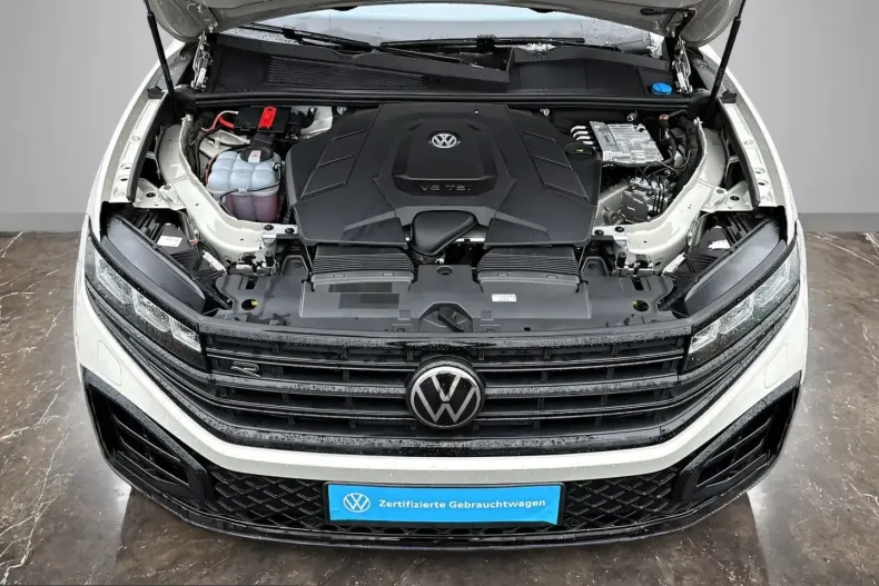 Volkswagen Touareg din 2024 cu 22.585 km - oferta VOL261394 - foto 17