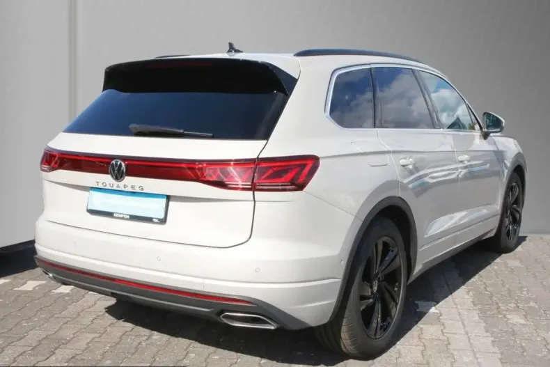 Volkswagen Touareg din 2024 cu 31.500 km - oferta VOL261396 - foto 3
