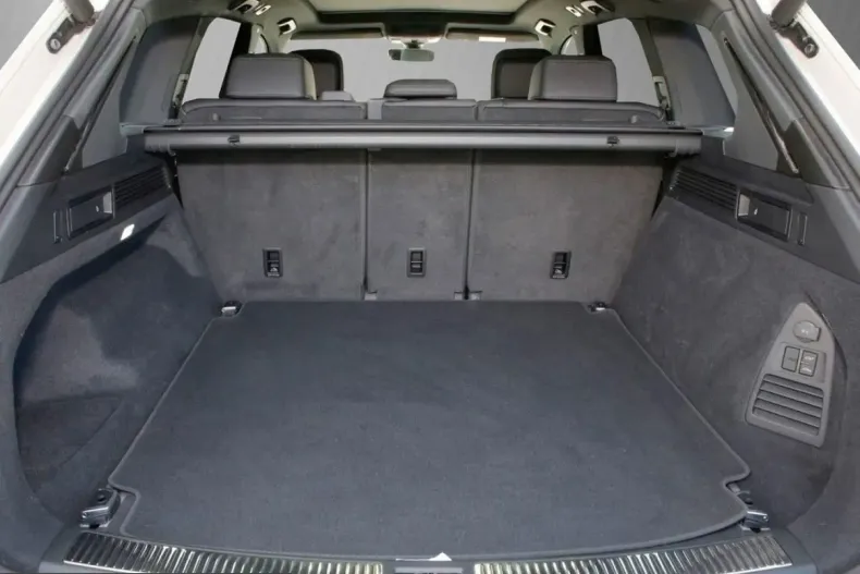 Volkswagen Touareg din 2024 cu 31.500 km - oferta VOL261396 - foto 5