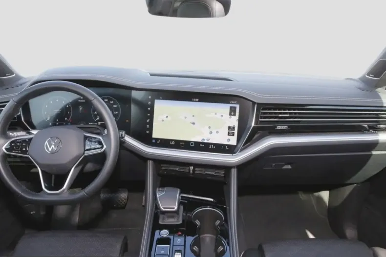 Volkswagen Touareg din 2024 cu 31.500 km - oferta VOL261396 - foto 11
