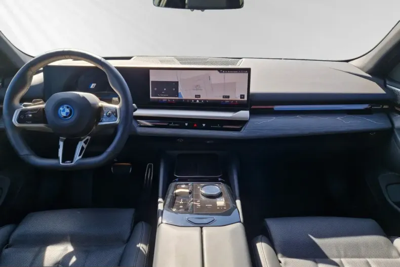 BMW 530 (Seria 5) din 2024 cu 29.915 km - oferta BMW261409 - foto 2
