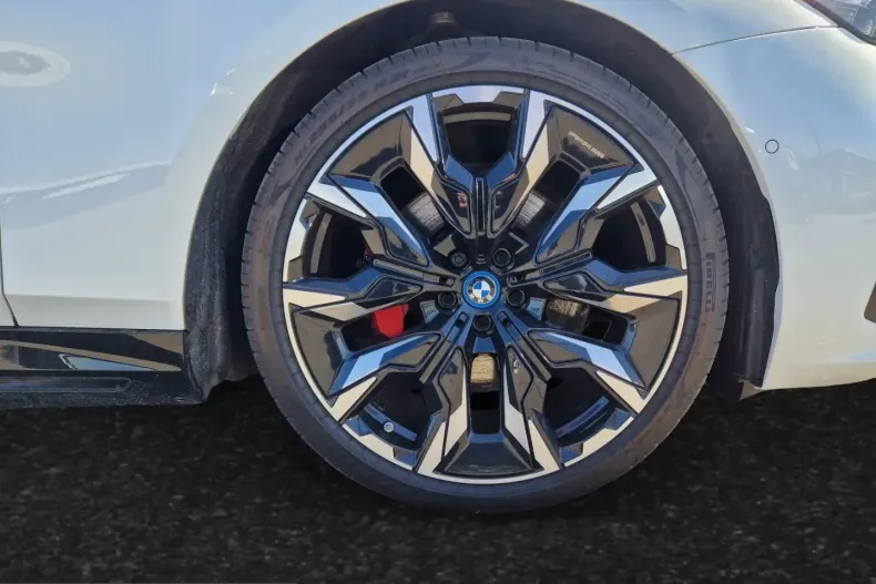 BMW 530 (Seria 5) din 2024 cu 29.915 km - oferta BMW261409 - foto 4