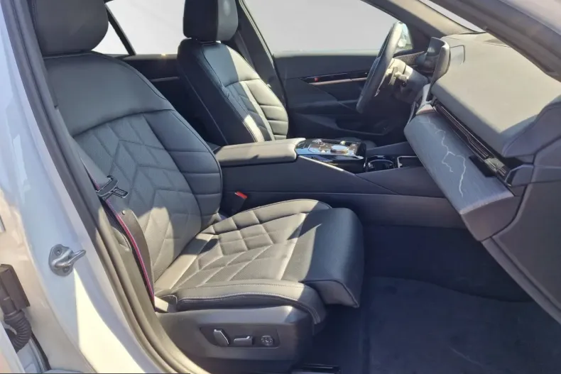 BMW 530 (Seria 5) din 2024 cu 29.915 km - oferta BMW261409 - foto 7