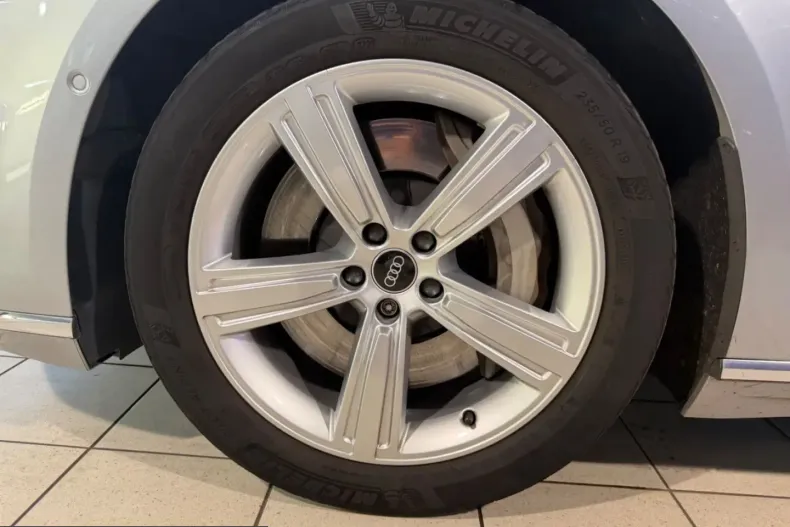 Audi A8 din 2022 cu 83.375 km - oferta AUD261424 - foto 6