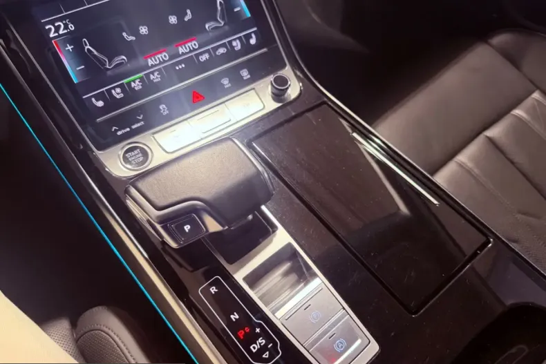 Audi A8 din 2022 cu 83.375 km - oferta AUD261424 - foto 35