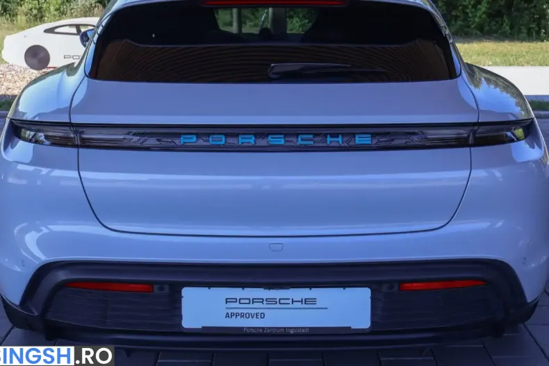 Porsche Taycan din 2023 cu 43.800 km - oferta POR261440 - foto 5