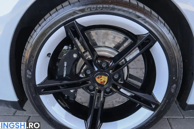 Porsche Taycan din 2023 cu 43.800 km - oferta POR261440 - foto 9