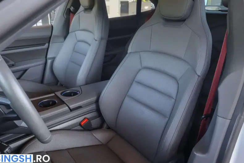 Porsche Taycan din 2023 cu 43.800 km - oferta POR261440 - foto 13