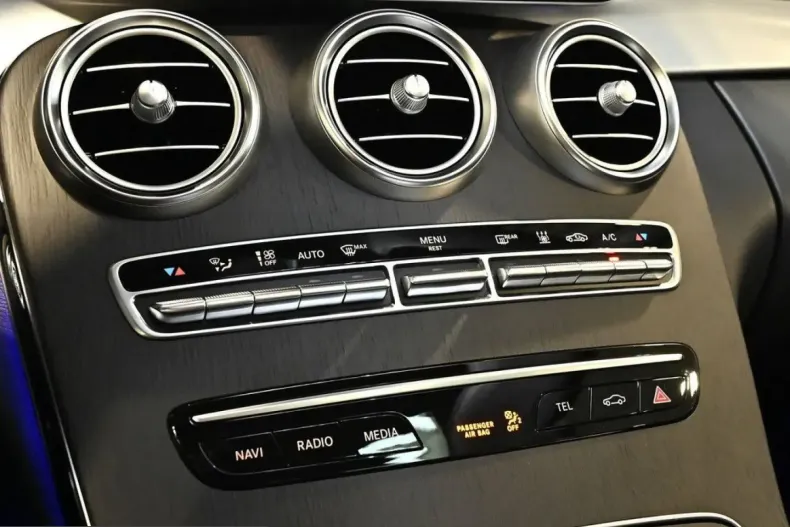 Mercedes-Benz C 300 (Clasa C) din 2024 cu 26.189 km - oferta MER261479 - foto 11