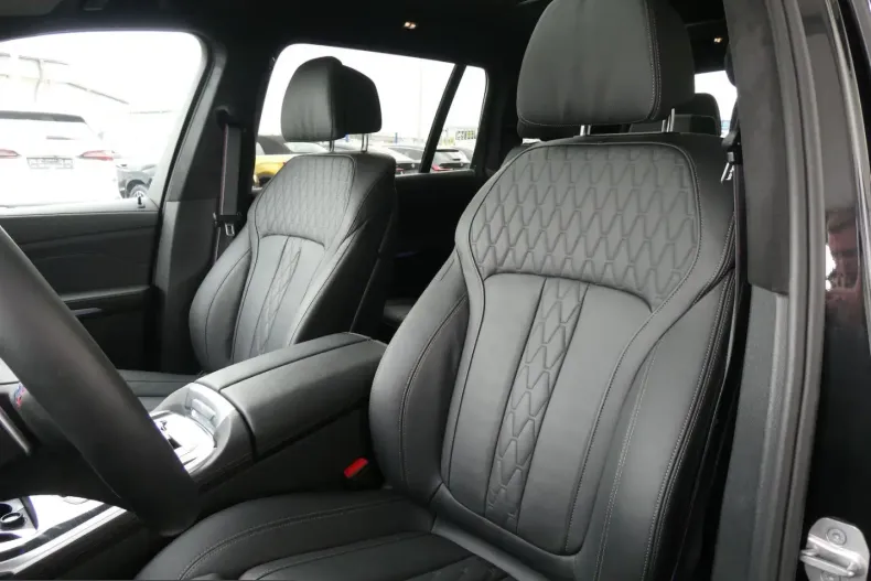 BMW X7 (Seria X) din 2024 cu 39.963 km - oferta BMW261484 - foto 10