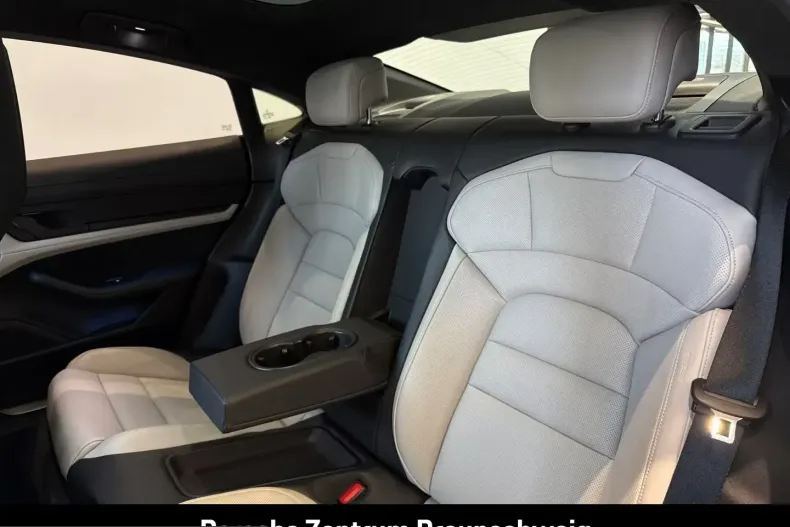 Porsche Taycan din 2023 cu 63.722 km - oferta POR261532 - foto 12