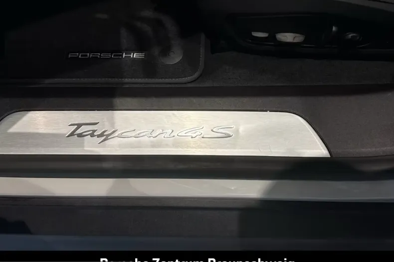 Porsche Taycan din 2023 cu 63.722 km - oferta POR261532 - foto 21