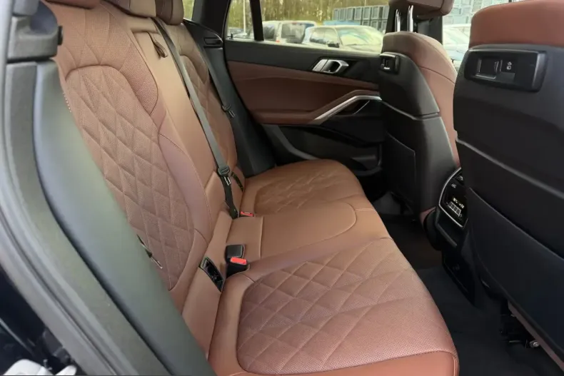 BMW X6 (Seria X) din 2022 cu 76.650 km - oferta BMW261571 - foto 10