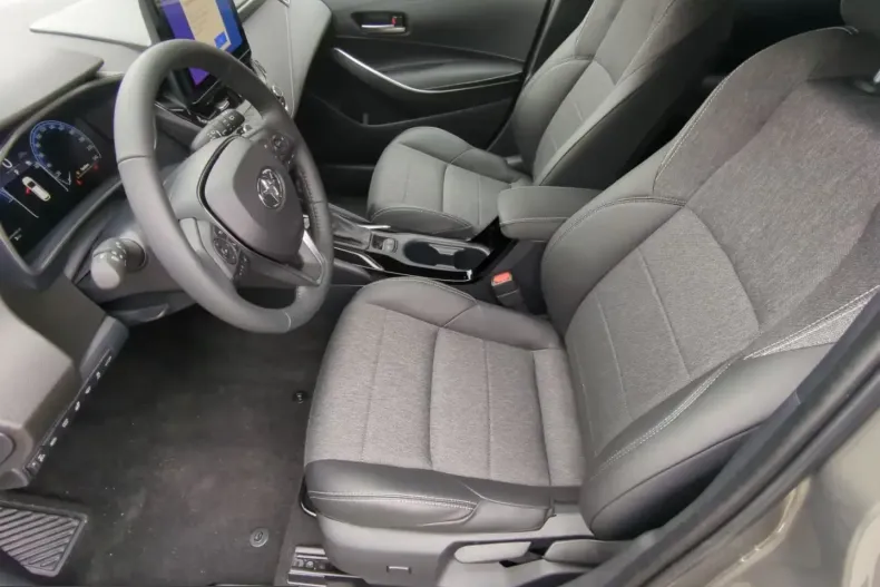 Toyota Corolla din 2025 cu 10.662 km - oferta TOY261575 - foto 10