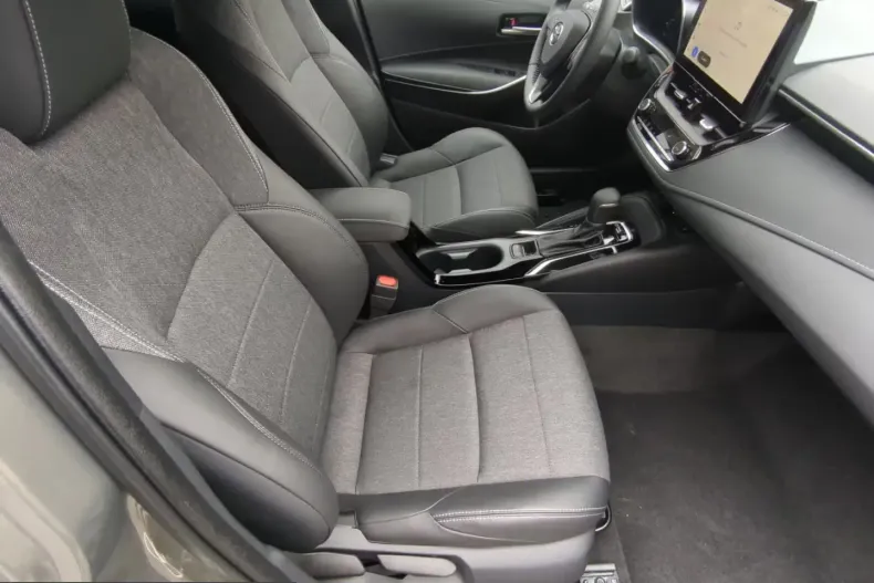 Toyota Corolla din 2025 cu 10.662 km - oferta TOY261575 - foto 13