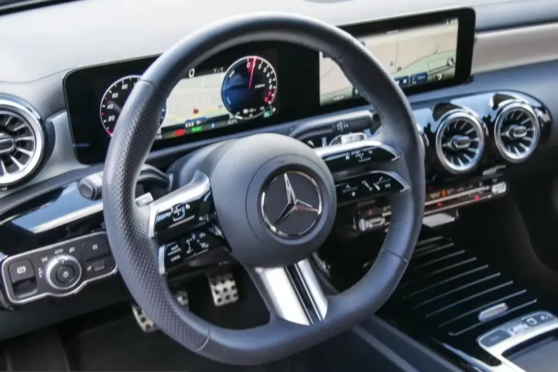 Mercedes-Benz CLA 250 (Clasa CLA) din 2025 cu 7.200 km - oferta MER261642 - foto 4