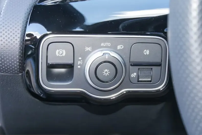 Mercedes-Benz CLA 250 (Clasa CLA) din 2025 cu 7.200 km - oferta MER261642 - foto 15