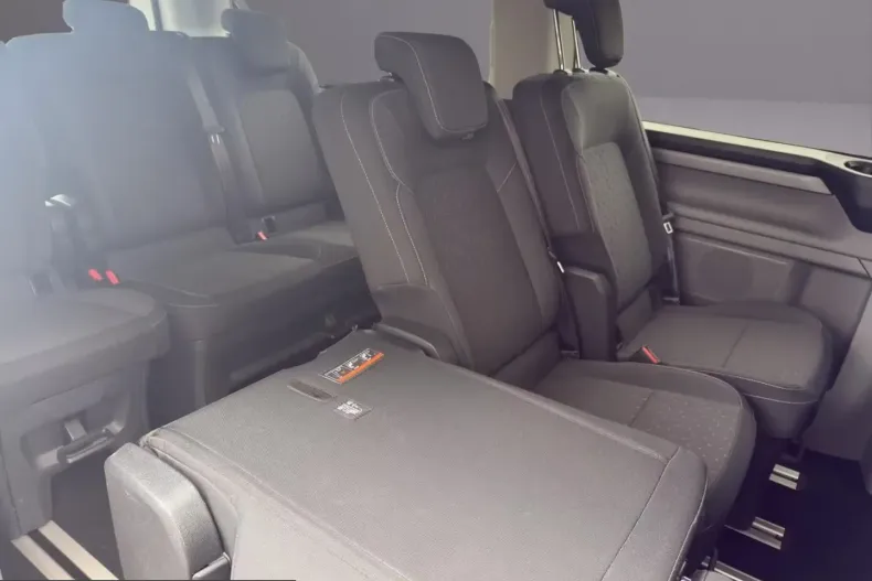 Ford Tourneo Custom din 2024 cu 47.133 km - oferta FOR261675 - foto 13