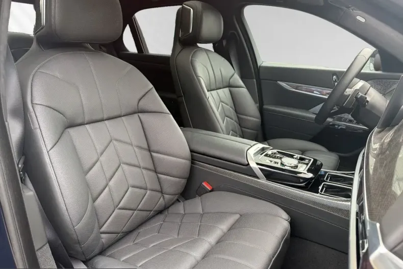 BMW 750 (Seria 7) din 2025 cu 10.700 km - oferta BMW261691 - foto 9