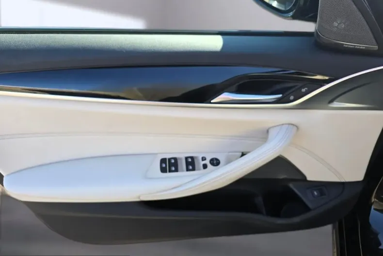 BMW 540 (Seria 5) din 2023 cu 66.496 km - oferta BMW261720 - foto 17
