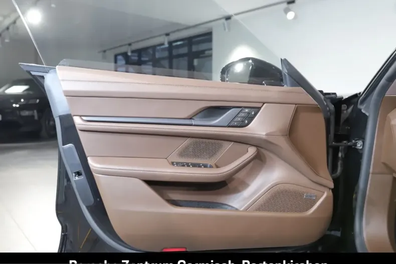 Porsche Taycan din 2025 cu 8.979 km - oferta POR261729 - foto 12
