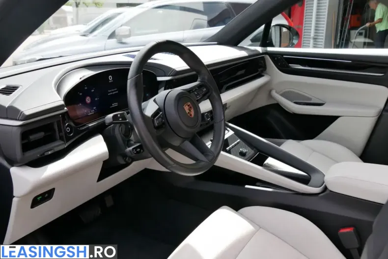 Porsche Macan din 2024 cu 49.966 km - oferta POR261736 - foto 1
