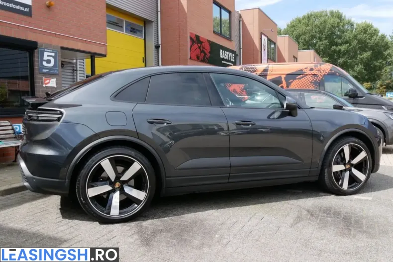 Porsche Macan din 2024 cu 49.966 km - oferta POR261736 - foto 12