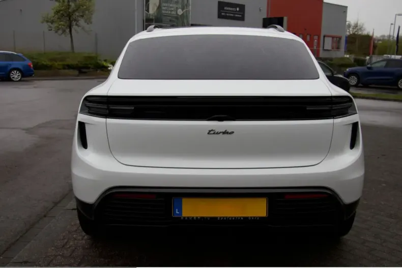 Porsche Macan din 2025 cu 15.400 km - oferta POR261743 - foto 4