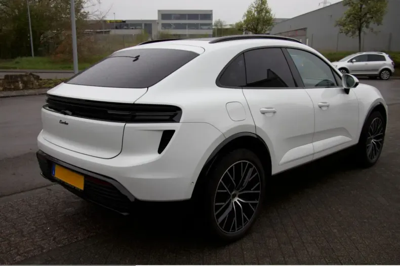 Porsche Macan din 2025 cu 15.400 km - oferta POR261743 - foto 5