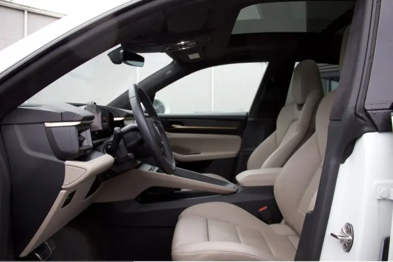 Porsche Macan din 2025 cu 15.400 km - oferta POR261743 - foto 6