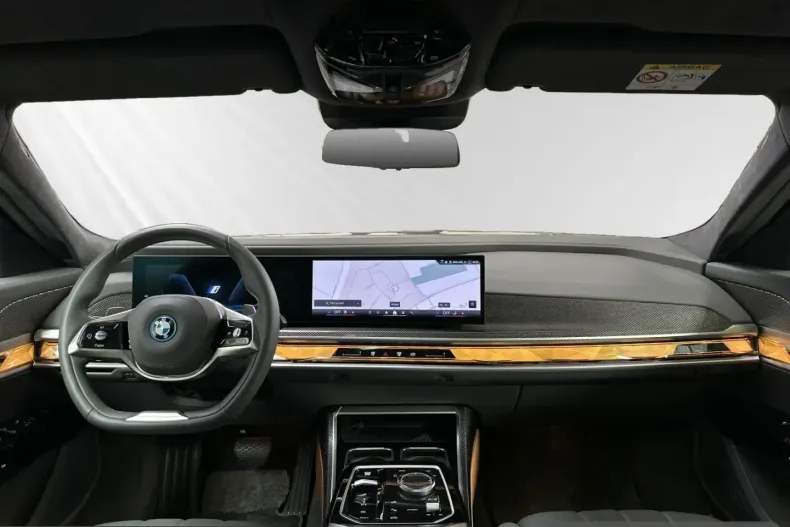 BMW 750 (Seria 7) din 2025 cu 45.300 km - oferta BMW261758 - foto 3