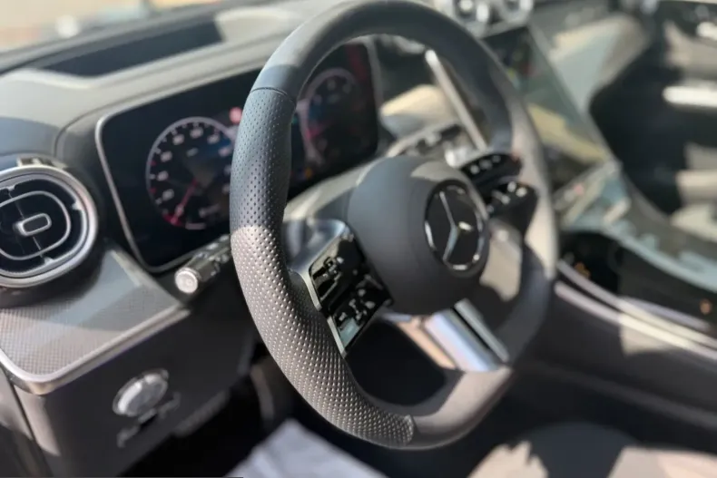Mercedes-Benz GLC 300 (Clasa GLC) din 2025 cu 15.780 km - oferta MER261767 - foto 15