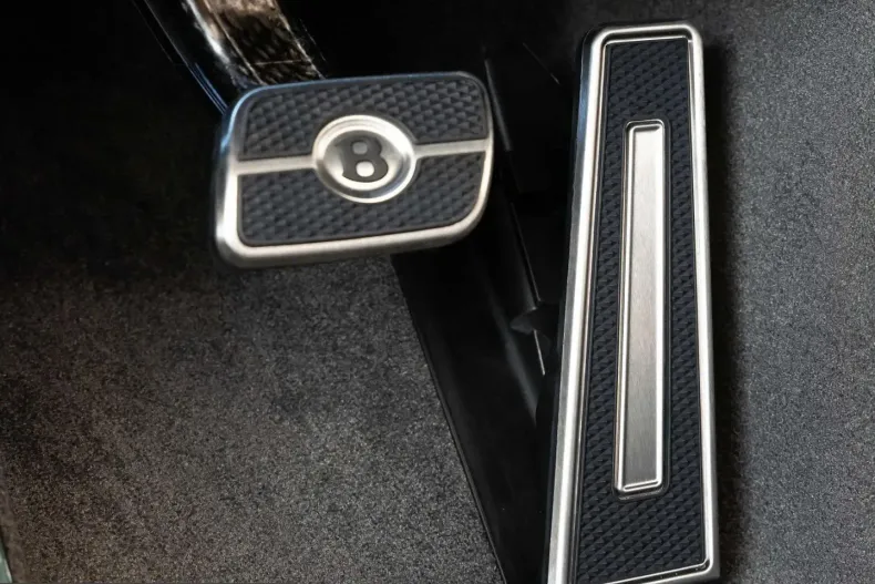 Bentley Continental GTC din 2025 cu 5.900 km - oferta BEN261781 - foto 23