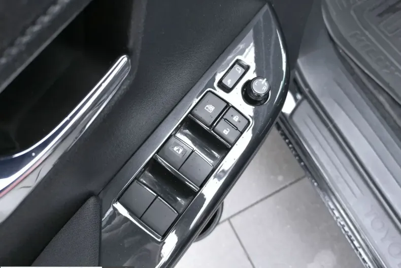 Toyota Hilux din 2024 cu 75.200 km - oferta TOY261788 - foto 10