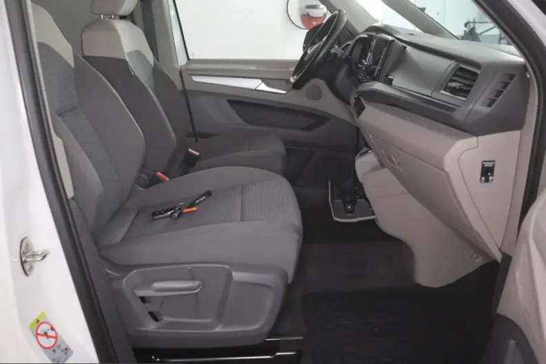 Volkswagen T7 Multivan din 2024 cu 47.175 km - oferta VOL261800 - foto 10