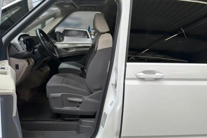 Volkswagen T7 Multivan din 2024 cu 38.400 km - oferta VOL261801 - foto 8