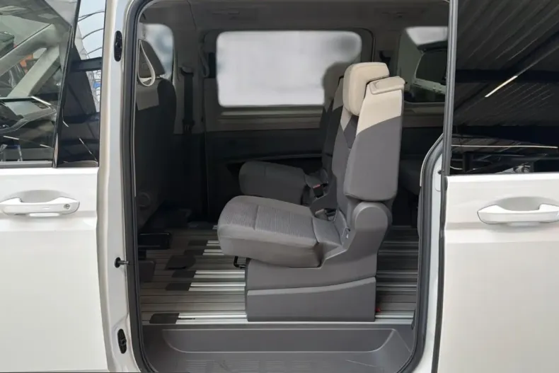 Volkswagen T7 Multivan din 2024 cu 38.400 km - oferta VOL261801 - foto 10