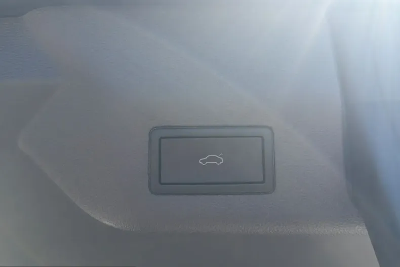 Volkswagen T7 Multivan din 2024 cu 38.400 km - oferta VOL261801 - foto 12