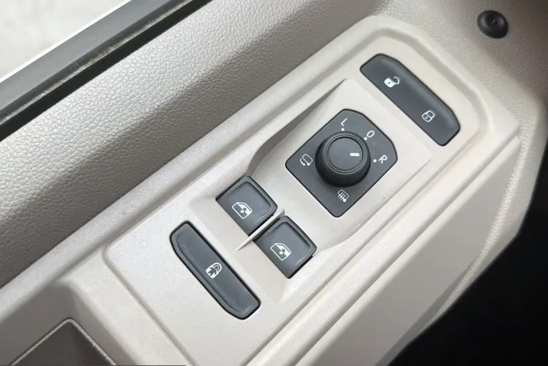 Volkswagen T7 Multivan din 2024 cu 38.400 km - oferta VOL261801 - foto 22
