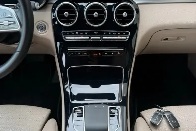 Mercedes-Benz GLC 300 (Clasa GLC) din 2022 cu 98.000 km - oferta MER261859 - foto 20